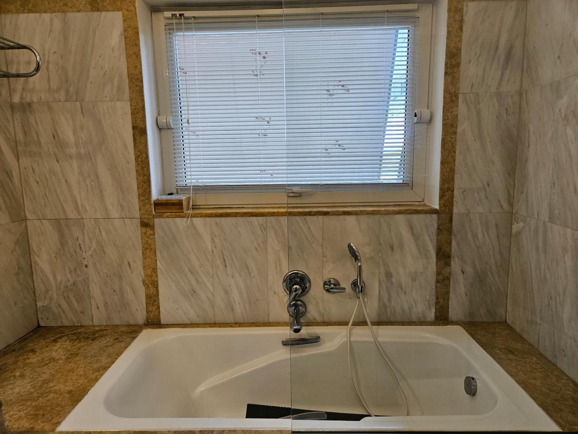 3 Bedder Condo In Ilisia, Megaro Mousikis أثينا المظهر الخارجي الصورة