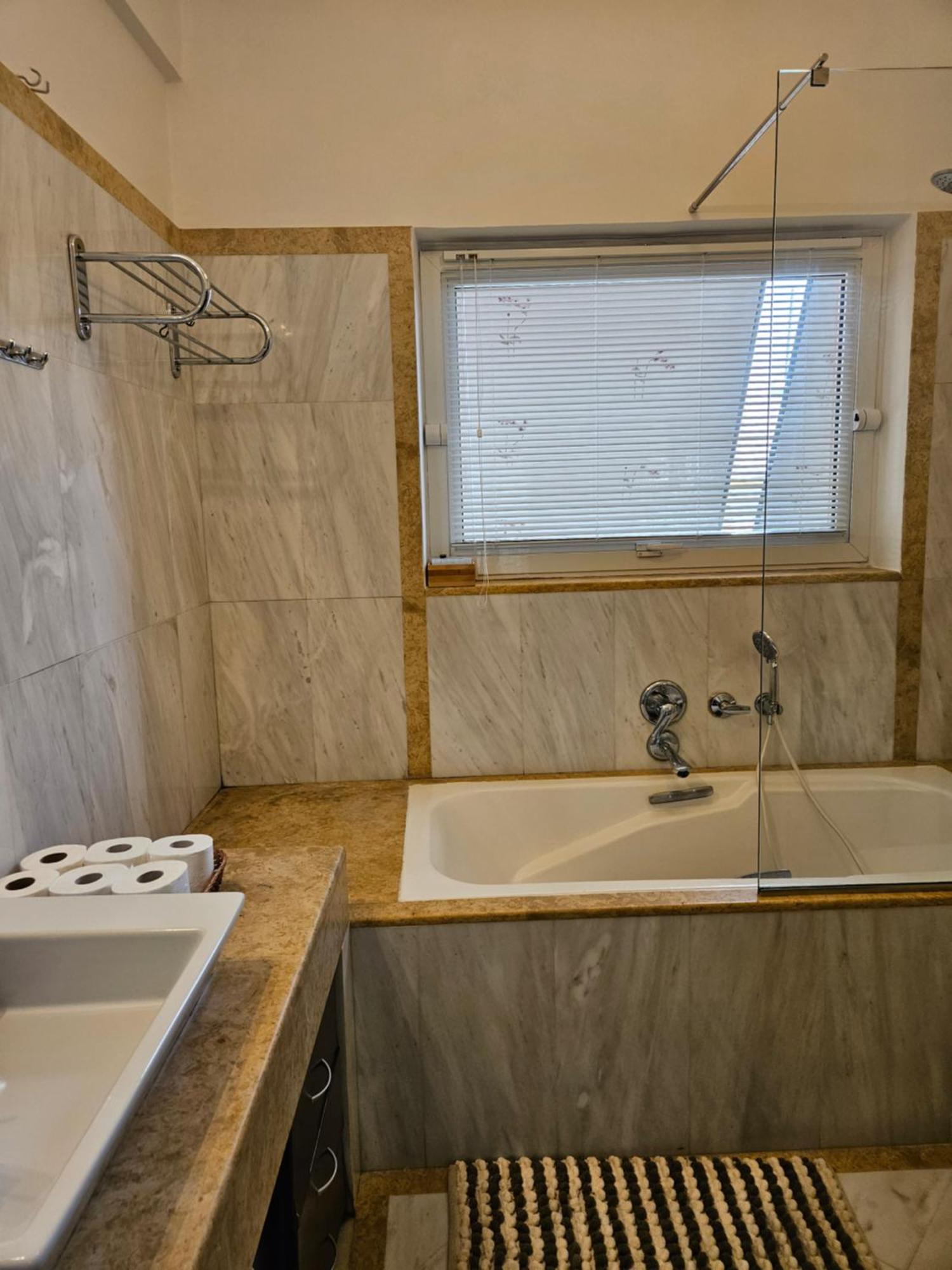3 Bedder Condo In Ilisia, Megaro Mousikis أثينا المظهر الخارجي الصورة